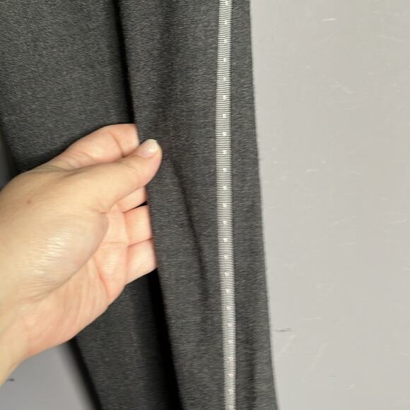 Elie Tahari Gray Mid Rise Wide Leg Dress Pants Striped Sides Size 6 - Picture 4 of 9